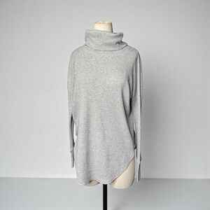 Aritzia The Group Babaton Gray Thermal Shirt Women’s XS‎ Cowl Neck Long Sleeve